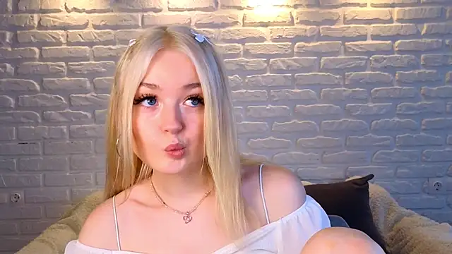 minigirl online show from 03.15.25