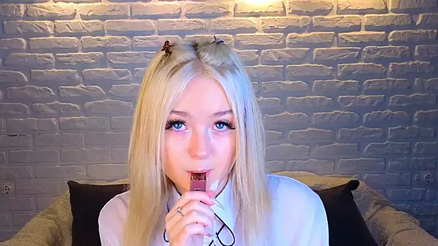 minigirl online show from 03.19.25