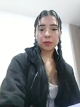 Snapshot of Emilybutterfly1 chatting on 09.25.25 Emilybutterfly1 online show from 09.25.25