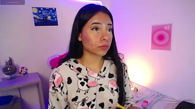 Snapshot of Emilybutterfly1 chatting on 09.27.25 Emilybutterfly1 online show from 09.27.25