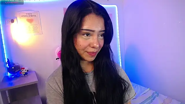 Snapshot of Emilybutterfly1 chatting on 10.10.25 Emilybutterfly1 online show from 10.10.25