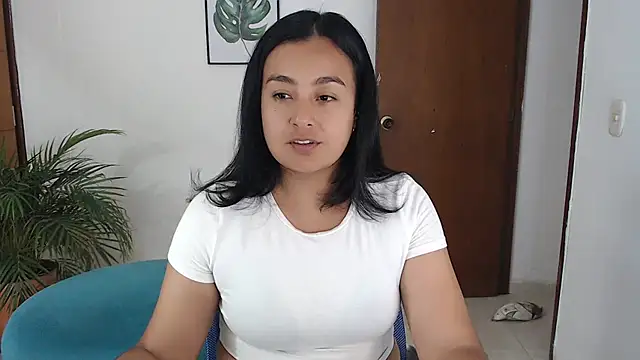 Snapshot of Themagicpotion chatting on 05.17.26 Themagicpotion online show from 05.17.26