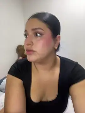 pareja curiosa19 online show from 04.06.26