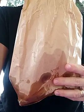 Snapshot of emiliemilf chatting on 10.21.25 emiliemilf online show from 10.21.25