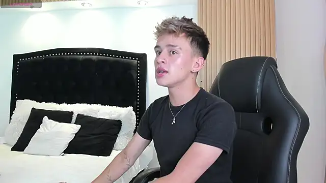 LiamWildx20 online show from 07.17.26