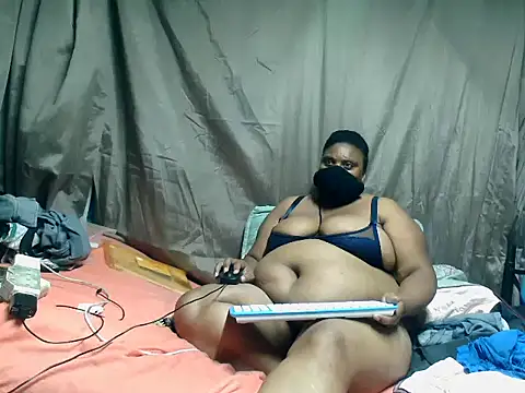 Snapshot of Berrylick chatting on 04.15.26 Berrylick online show from 04.15.26