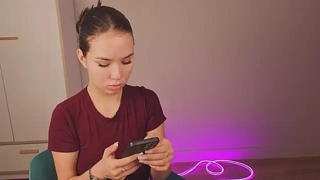 EmiliaDroll online show from 10.27.25