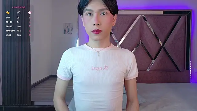 Ash Femboy online show from 11.15.25