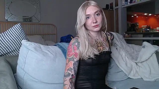 tattoobbgirl online show from 03.19.25