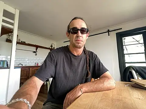 mastertittiefkr online show from 11.17.25