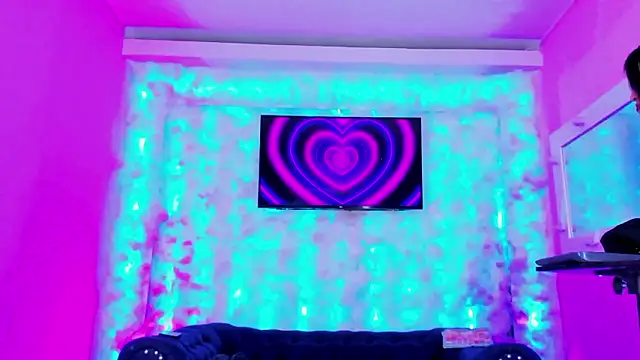 The Hot Ts Dolls online show from 02.03.26