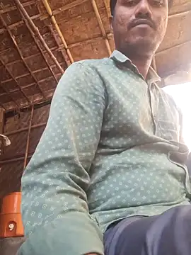 Snapshot of hot_integer chatting on 10.27.25 hot integer online show from 10.27.25