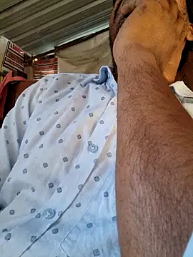 Snapshot of hot_integer chatting on 11.10.25 hot integer online show from 11.10.25