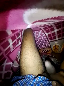 Snapshot of hot_integer chatting on 11.17.25 hot integer online show from 11.17.25