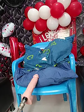 Snapshot of Megann_9 chatting on 02.13.26 Megann 9 online show from 02.13.26