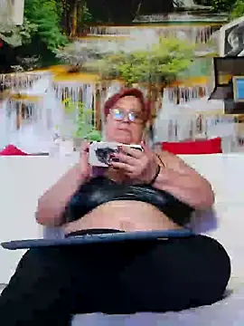 Snapshot of QueenPammy1 chatting on 02.04.25 QueenPammy1 online show from 02.04.25