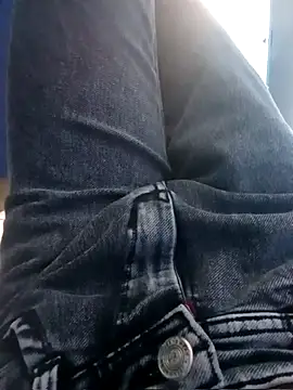 Snapshot of rickyxxxvvv chatting on 10.10.25 rickyxxxvvv online show from 10.10.25