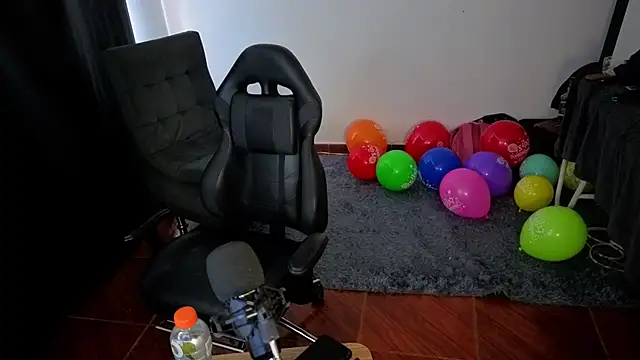 Snapshot of Aaron_malikk chatting on 09.17.25 Aaron malikk online show from 09.17.25