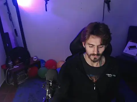 Snapshot of Aaron_malikk chatting on 09.28.25 Aaron malikk online show from 09.28.25