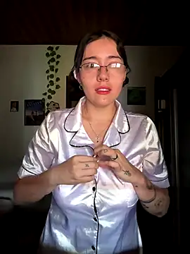 MitsuChan  online show from 10.17.25