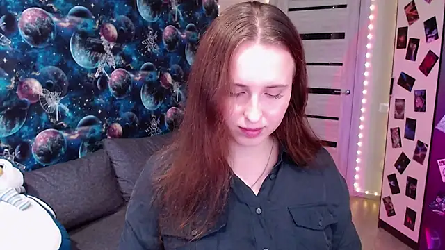 Snapshot of BarbiePieer chatting on 10.05.25 BarbiePieer online show from 10.05.25