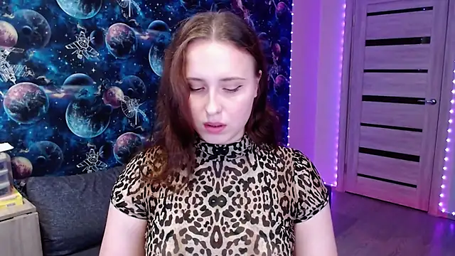 Snapshot of BarbiePieer chatting on 10.20.25 BarbiePieer online show from 10.20.25