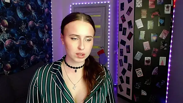 BarbiePieer online show from 12.22.25