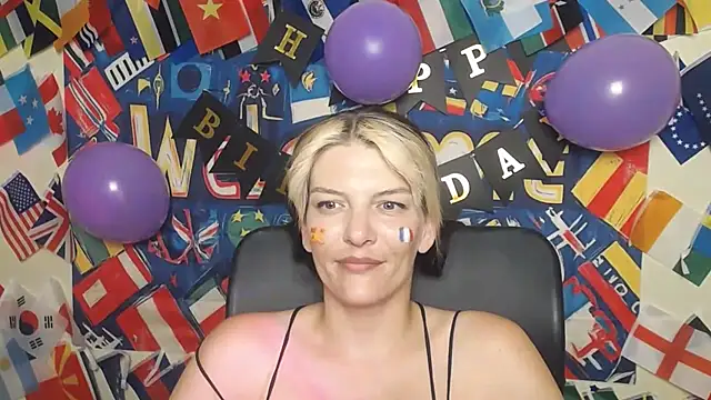 Snapshot of VanessaRey_ chatting on 07.14.26 VanessaRey online show from 07.14.26