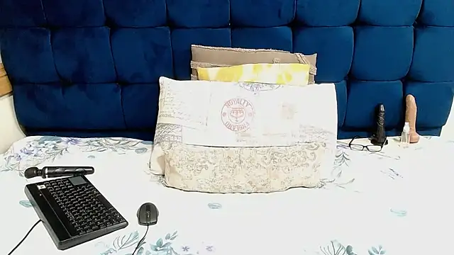 AriesCake online show from 05.13.26
