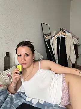 mollygirll online show from 09.29.25