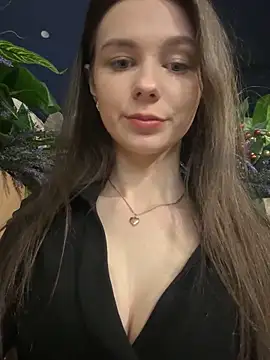 Snapshot of MilaBee chatting on 01.19.26 MilaBee online show from 01.19.26