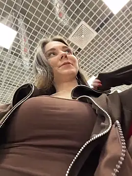 MilaBee online show from 04.14.26