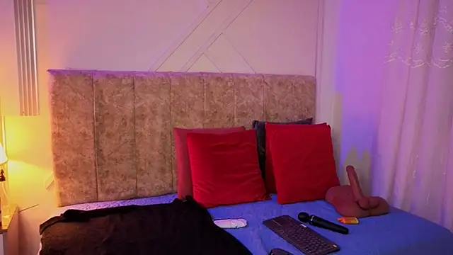 angelinarouse  online show from 05.15.26
