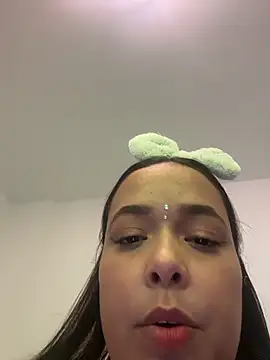 Snapshot of Deepika_padukoneNisha chatting on 10.24.25 Deepika padukoneNisha online show from 10.24.25