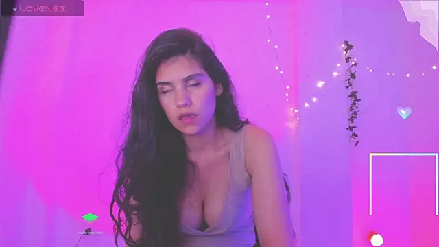 Gia Blair online show from 05.13.26