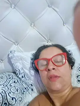 Amadamilf1980 online show from 10.20.25