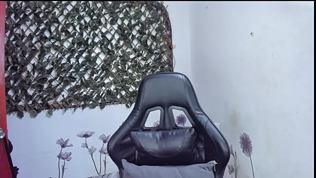 Sarahbrowm  online show from 10.05.25