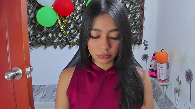 Sarahbrowm  online show from 10.28.25