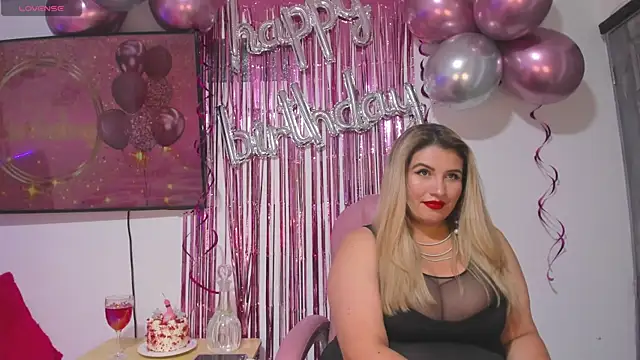 Snapshot of mailyn_baker chatting on 09.26.25 mailyn baker online show from 09.26.25