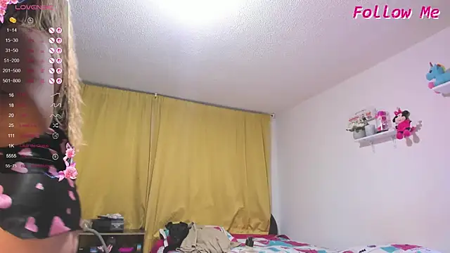 Snapshot of mailyn_baker chatting on 10.19.25 mailyn baker online show from 10.19.25