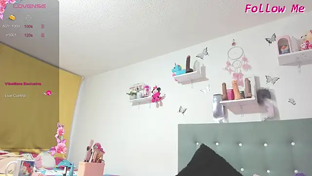 Snapshot of mailyn_baker chatting on 10.26.25 mailyn baker online show from 10.26.25