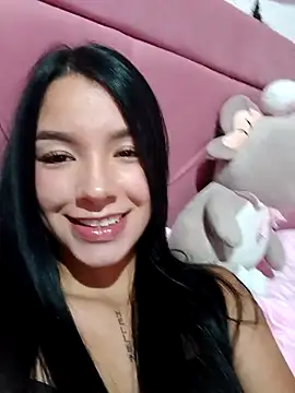 Snapshot of adrianagilton chatting on 10.05.25 adrianagilton online show from 10.05.25