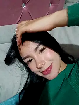 Snapshot of adrianagilton chatting on 10.18.25 adrianagilton online show from 10.18.25