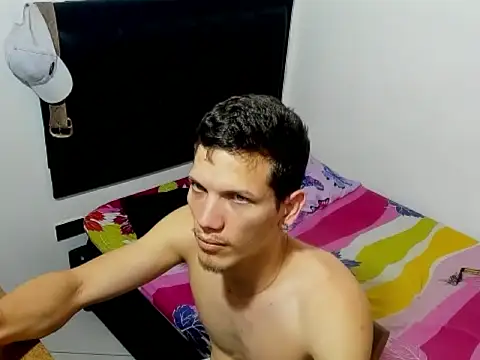 Snapshot of kevinkewman chatting on 10.15.25 kevinkewman online show from 10.15.25