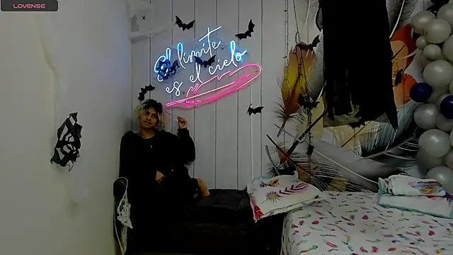 Meneaterss online show from 10.16.25