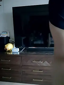 woonee827372 online show from 11.08.25