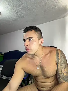 Snapshot of LucasJewely chatting on 10.05.25 LucasJewely online show from 10.05.25