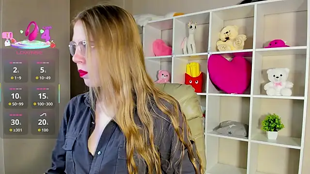 Snapshot of Joann_Shermann chatting on 10.04.25 Joann Shermann online show from 10.04.25