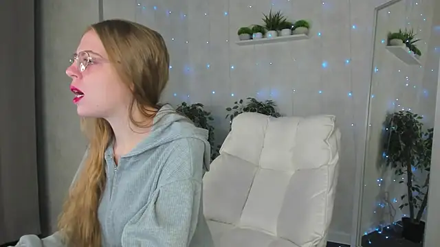 Snapshot of Joann_Shermann chatting on 10.22.25 Joann Shermann online show from 10.22.25