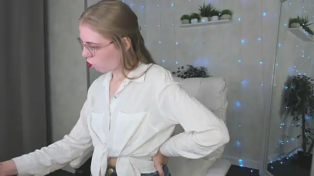 Snapshot of Joann_Shermann chatting on 10.23.25 Joann Shermann online show from 10.23.25